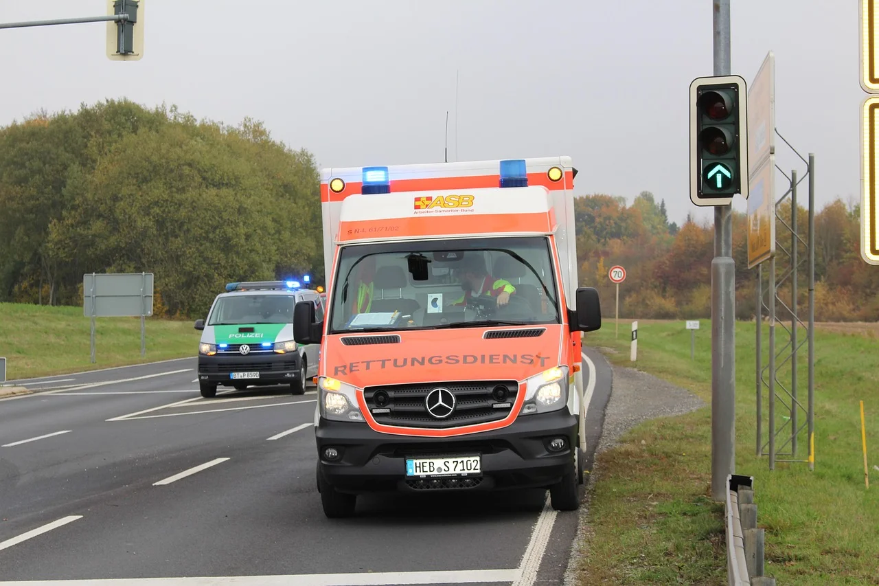 Fatal Accident: Female Driver Hindered the Rescue of a Man
