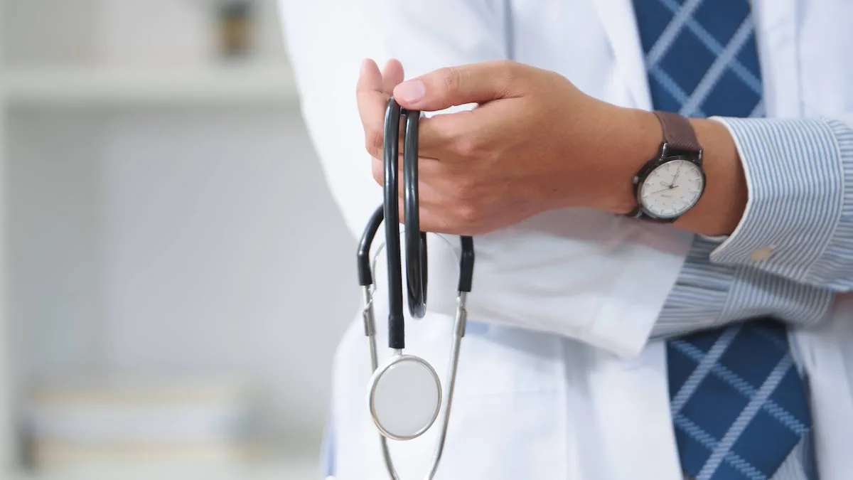 29-Year-Old Doctor with a Salary of 3030 Euros: End of the Month in the Grip of Poverty