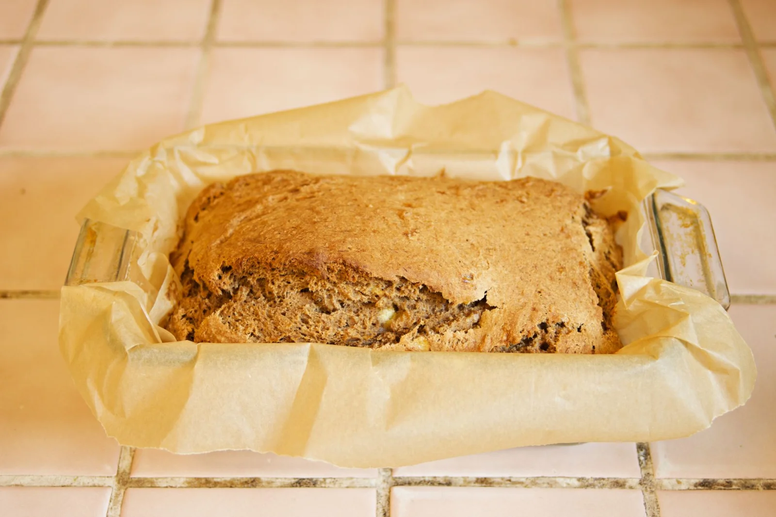 Summer Dessert: A Delicious Cherry and Banana Cake You Must Try!