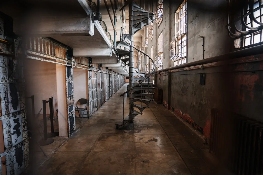 Deaf Prisoners; Daily Challenges in a World of Silence