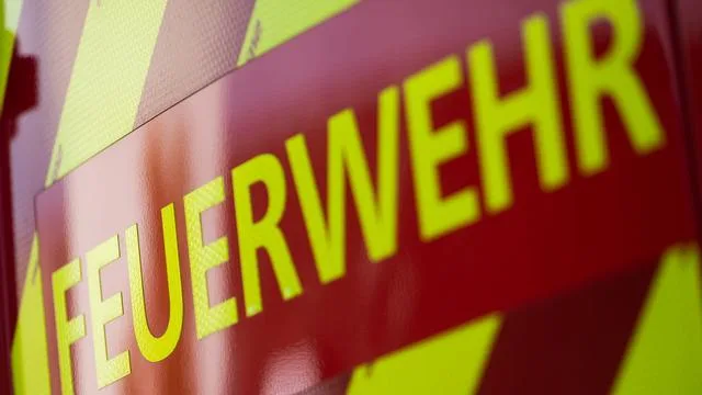 Massive Fire in Karlsruhe County: Warehouse is Burning