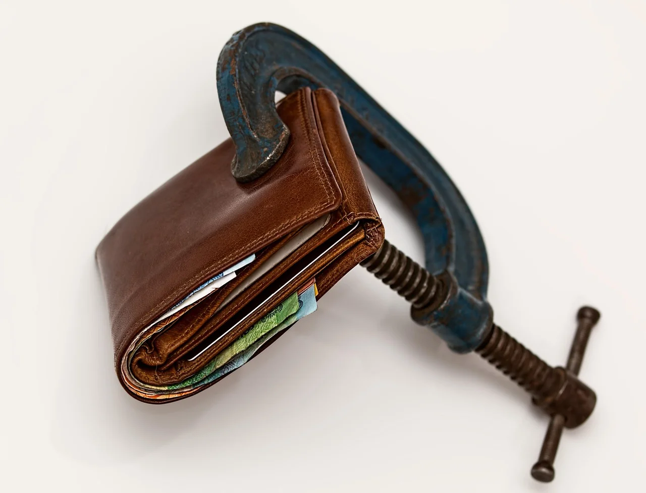 Financial Danger in the State: New Spending Restrictions Imposed