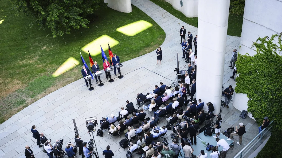 The Government in the Mirror of Self-Praise: Reforms or Just Promises?