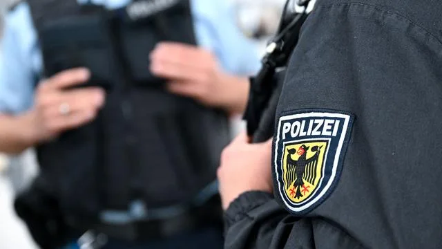 Explosion at the Station: Ticket Machine Destroyed in Bad Kissing