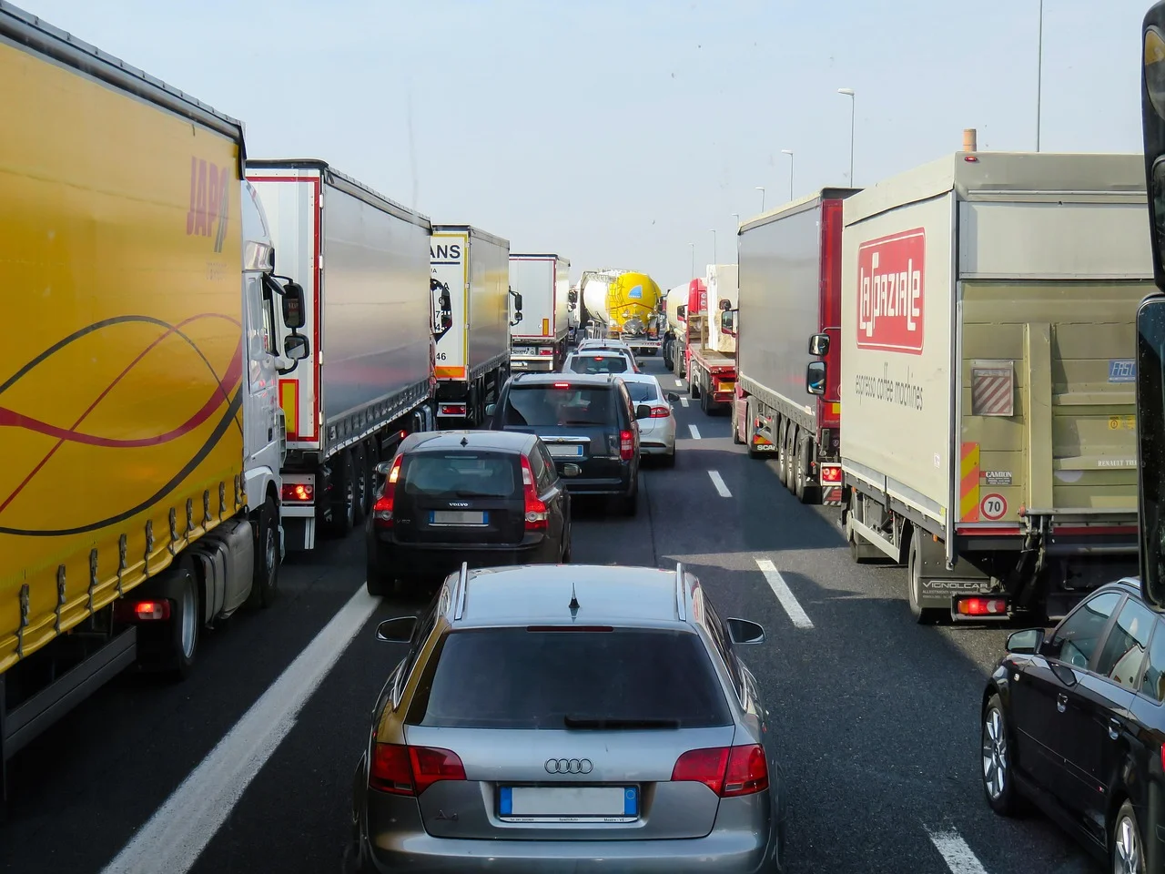 Fatal Incident on Highway A5: Truck Falls into Gorge