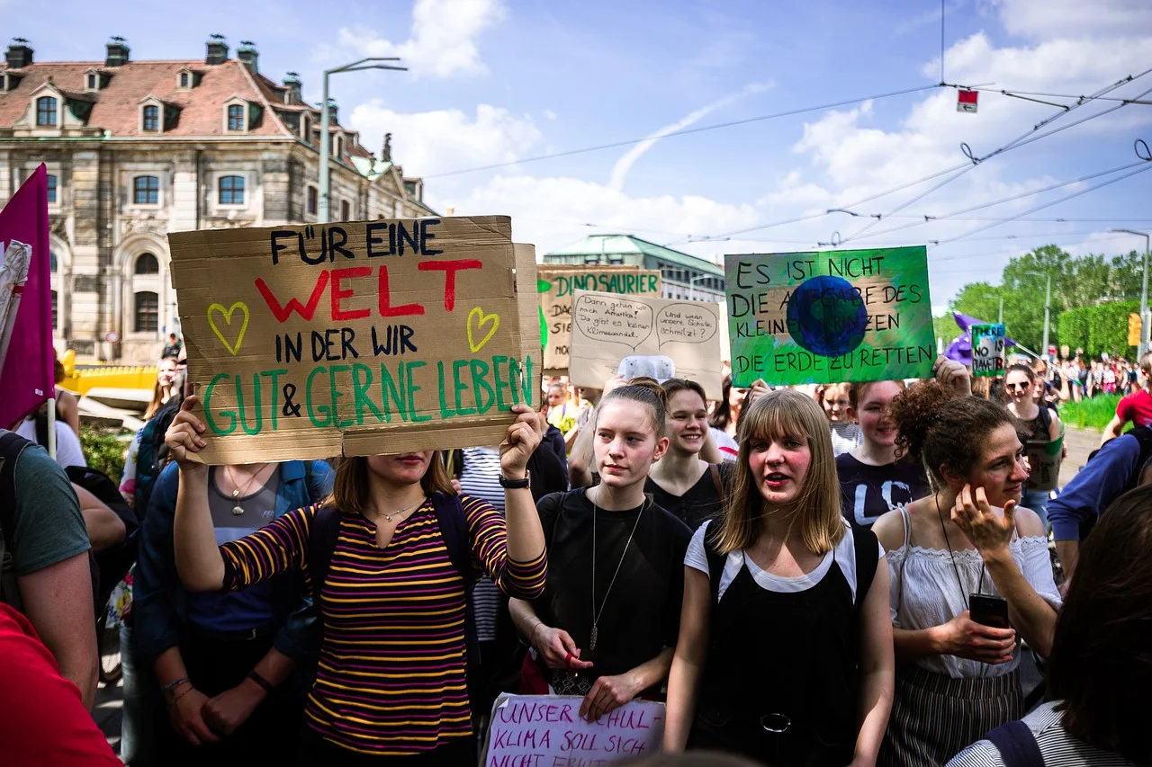 Leftists' Efforts to Halt the Heating Law in the Final Minutes