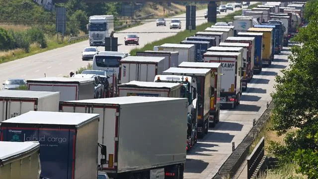 Summer Heavy Traffic: Where to Exercise Caution?