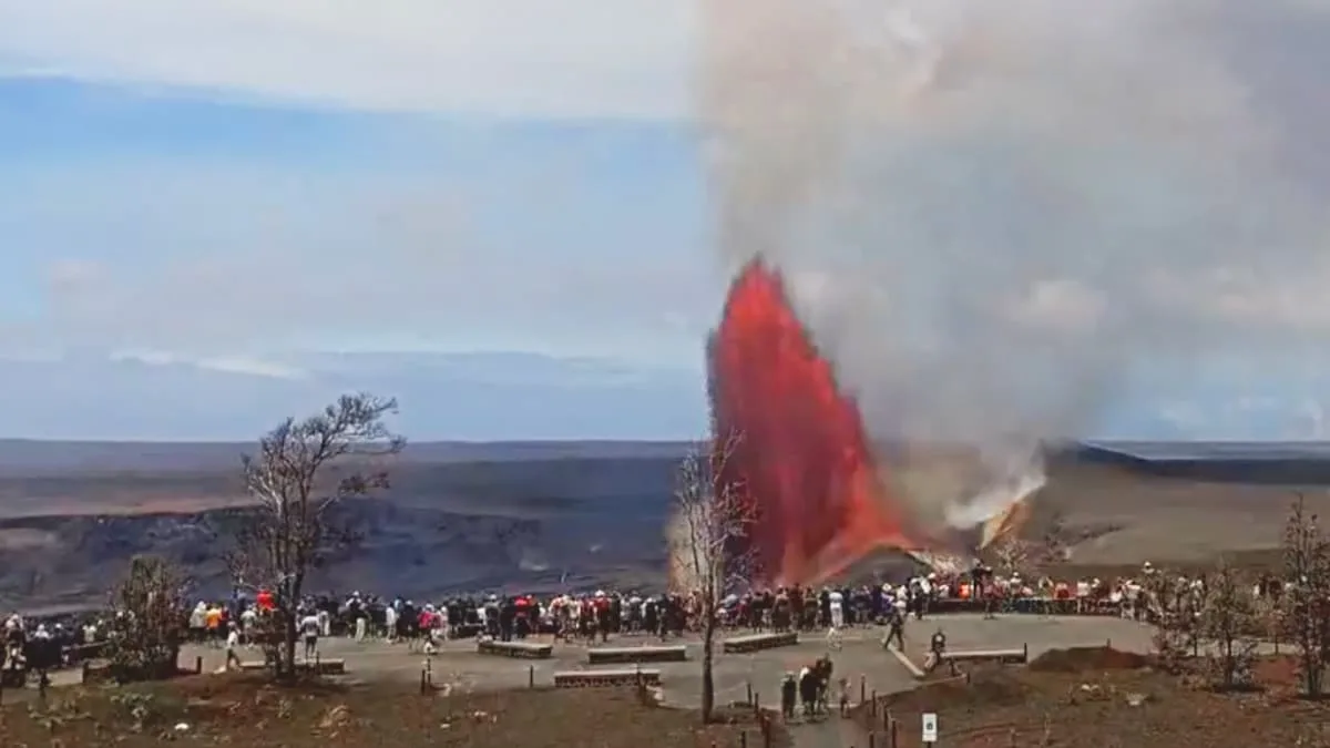 Hawaii's Volcanoes: A Display of Nature's Fury in the Sky