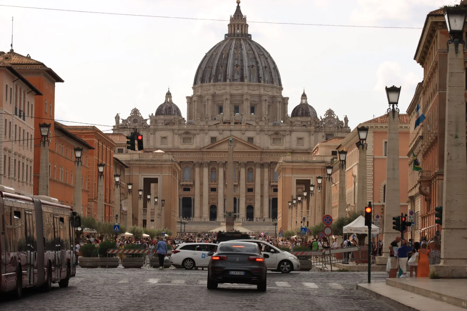 Conflict with the Vatican: Who are the Pius Brothers?