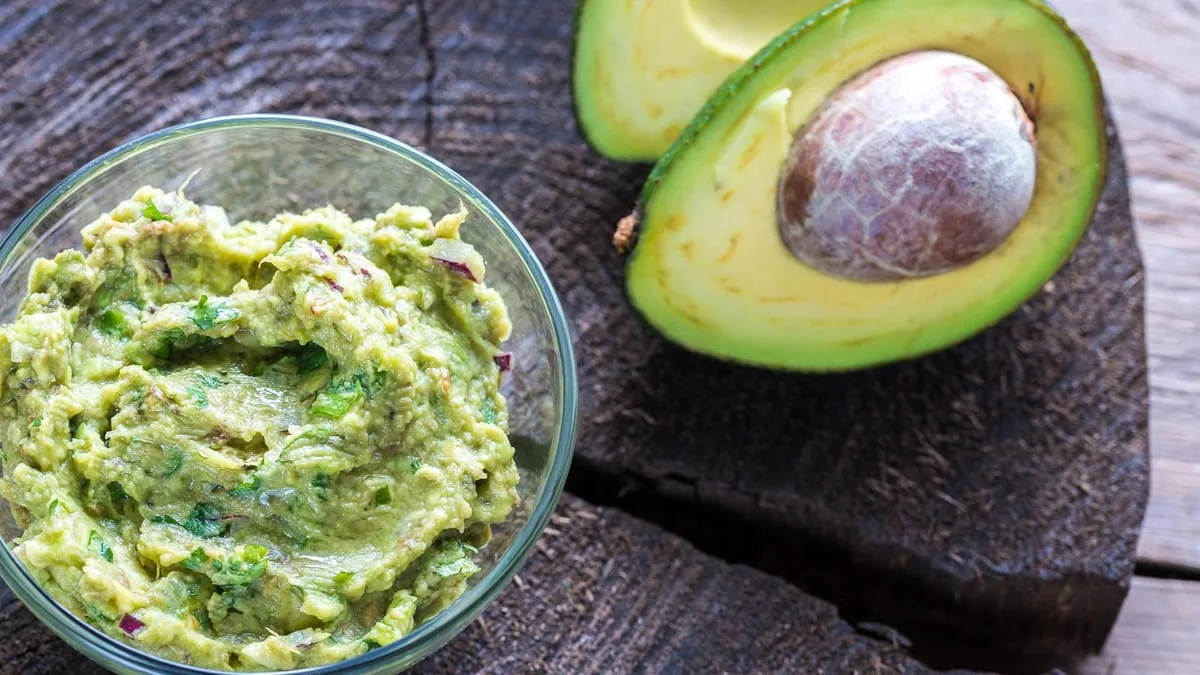 Step by Step to Make an Amazing Guacamole at Home