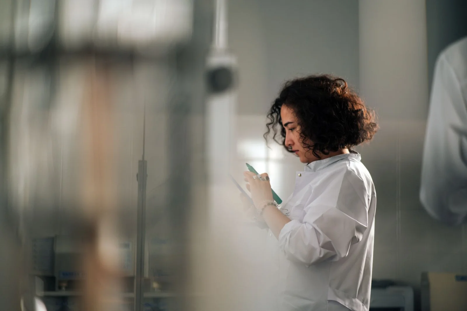 The Vanishing Challenges: How Christine Dörten Transformed from a Calming Voice to the Commander of Coronavirus Policy