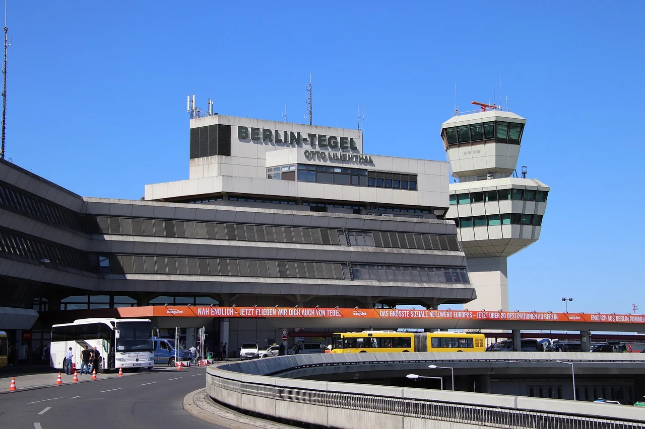 The Amazing Salary of €6611 for an Airport Veterinarian