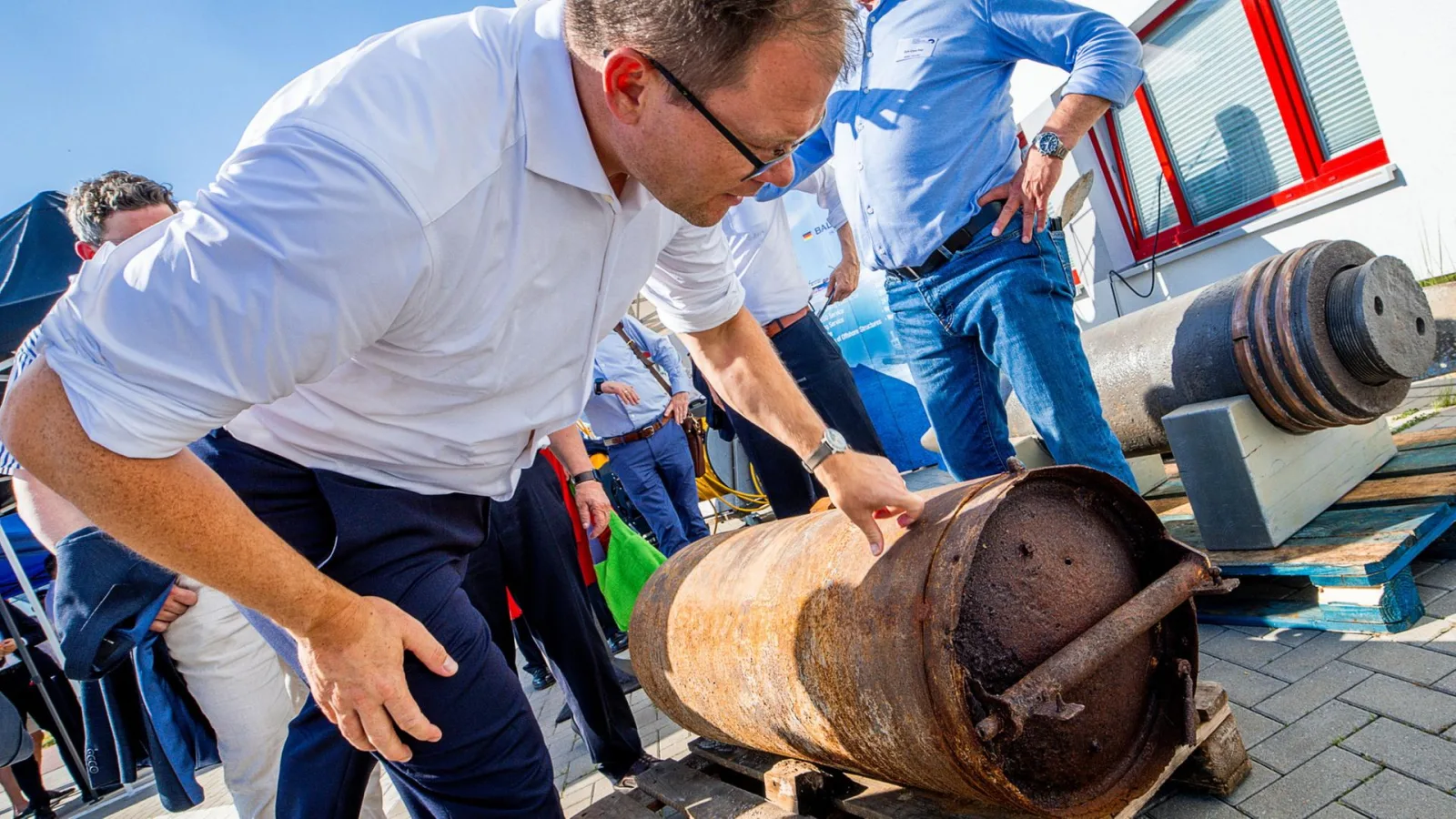 A Great Danger in the Depths of the Sea: Toxic Bombs in Northern and Eastern Europe