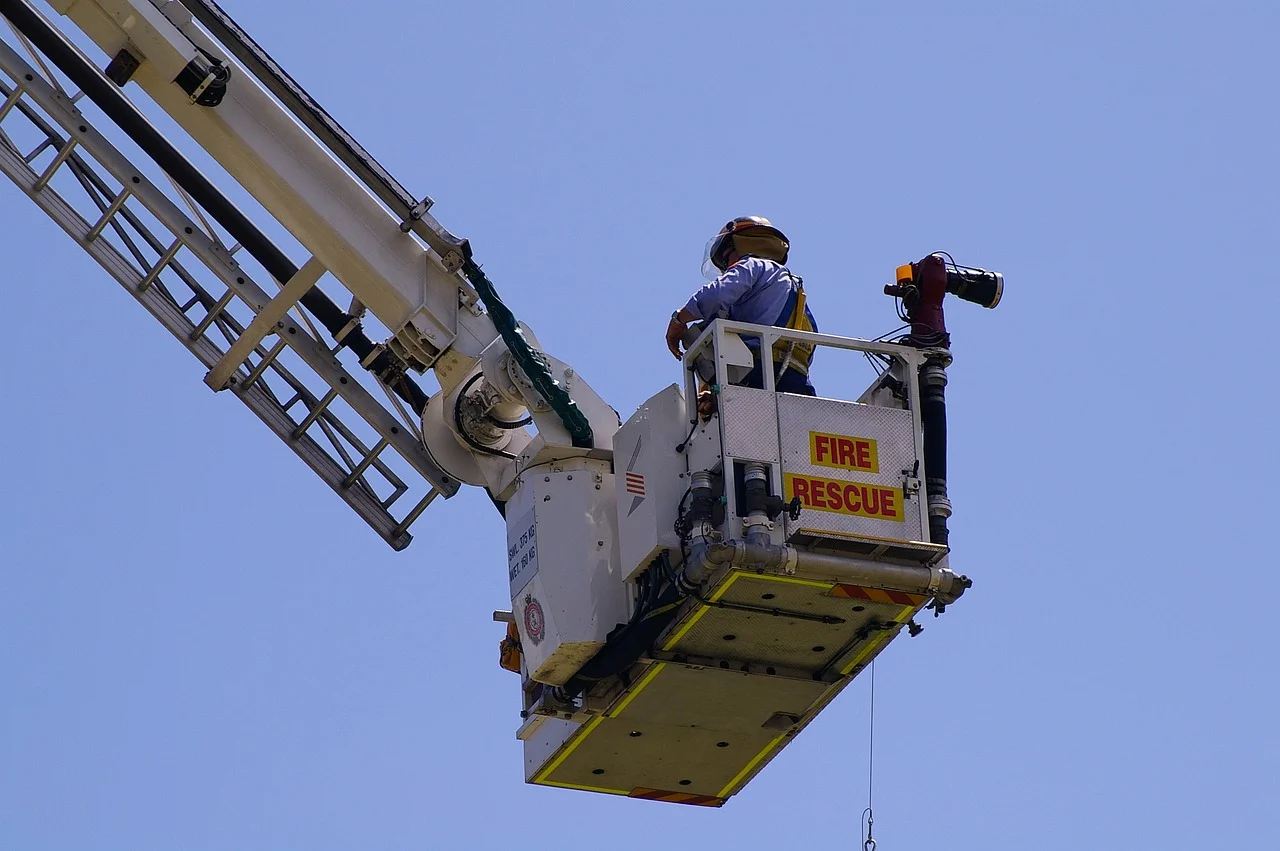 Miraculous Rescue: Firefighting, Courage, and a Worker at 200 Meters