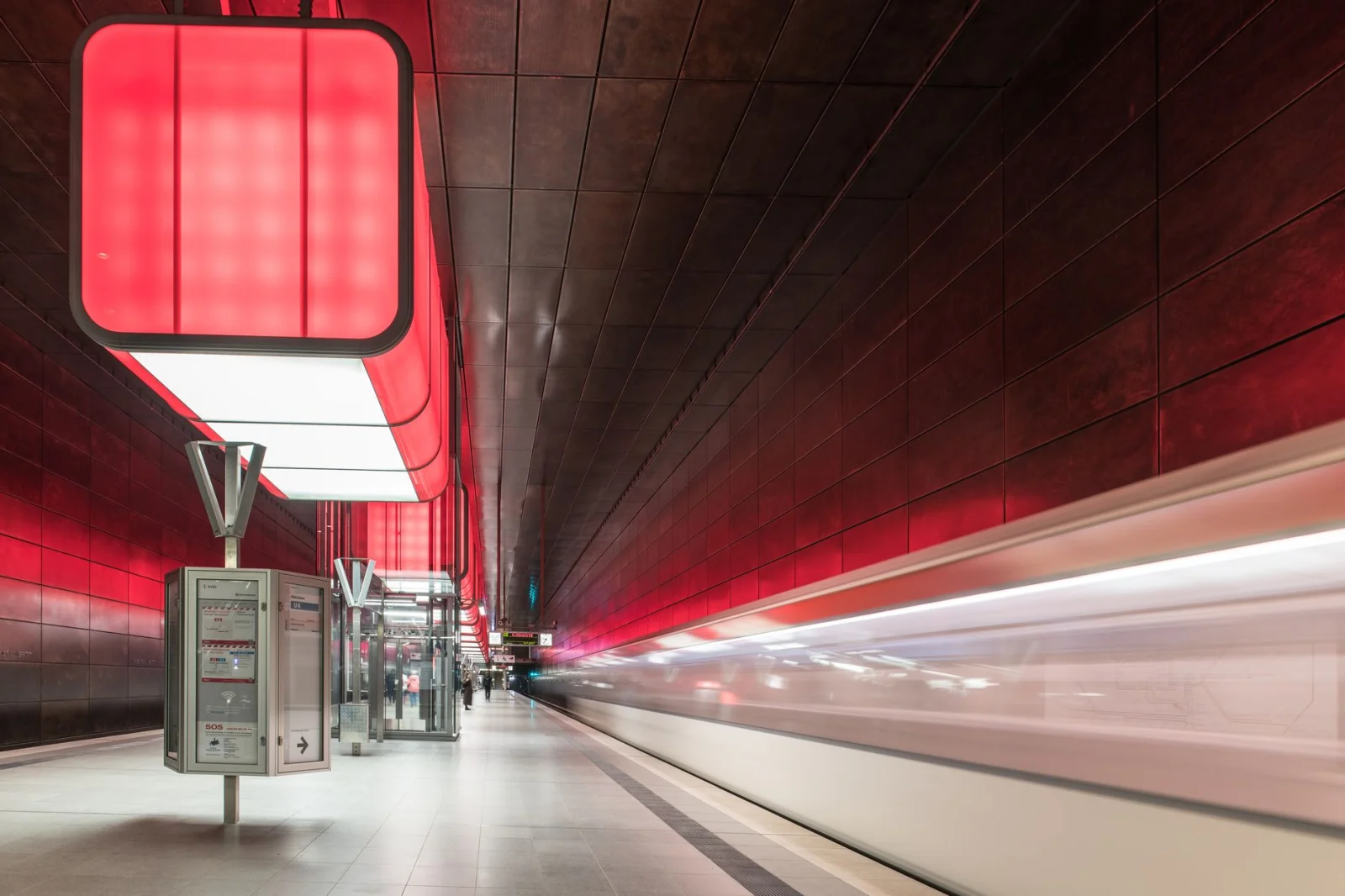 Horrific Knife Attack in the Metro: Young Woman Becomes Victim