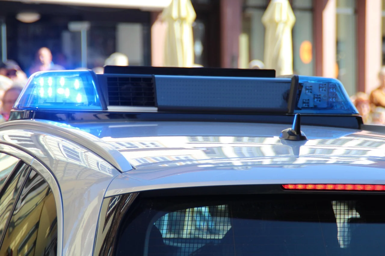 Controversial Theft in Dortmund: 29-Year-Old Drags Owner with Car