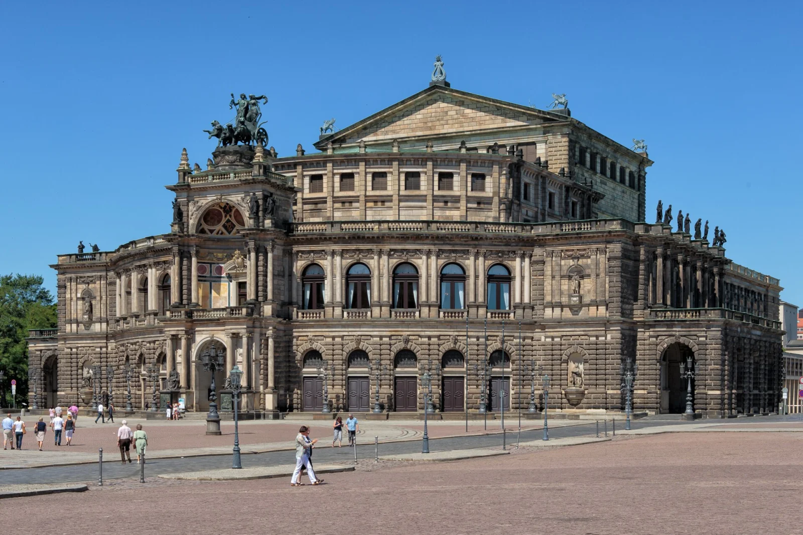 Unprecedented Increase in Audience at Semperoper: What is Behind This Success?