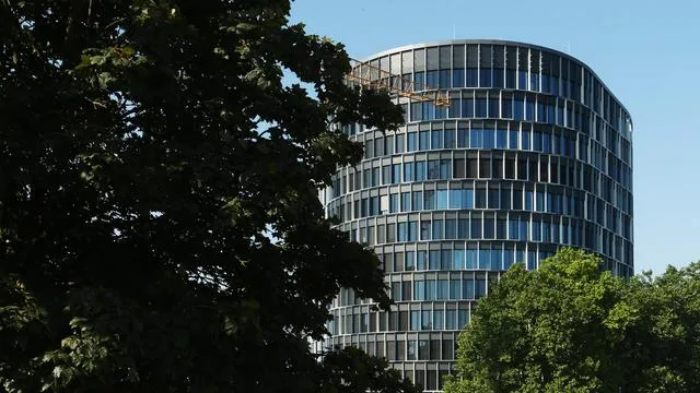 Controversial Transformation at Berenberg Bank: Can the New Leaders Solve the Crisis?