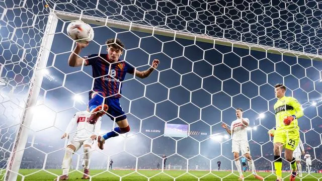 Brosinski Returns to Kassel: A Fresh Start in 2. Bundesliga