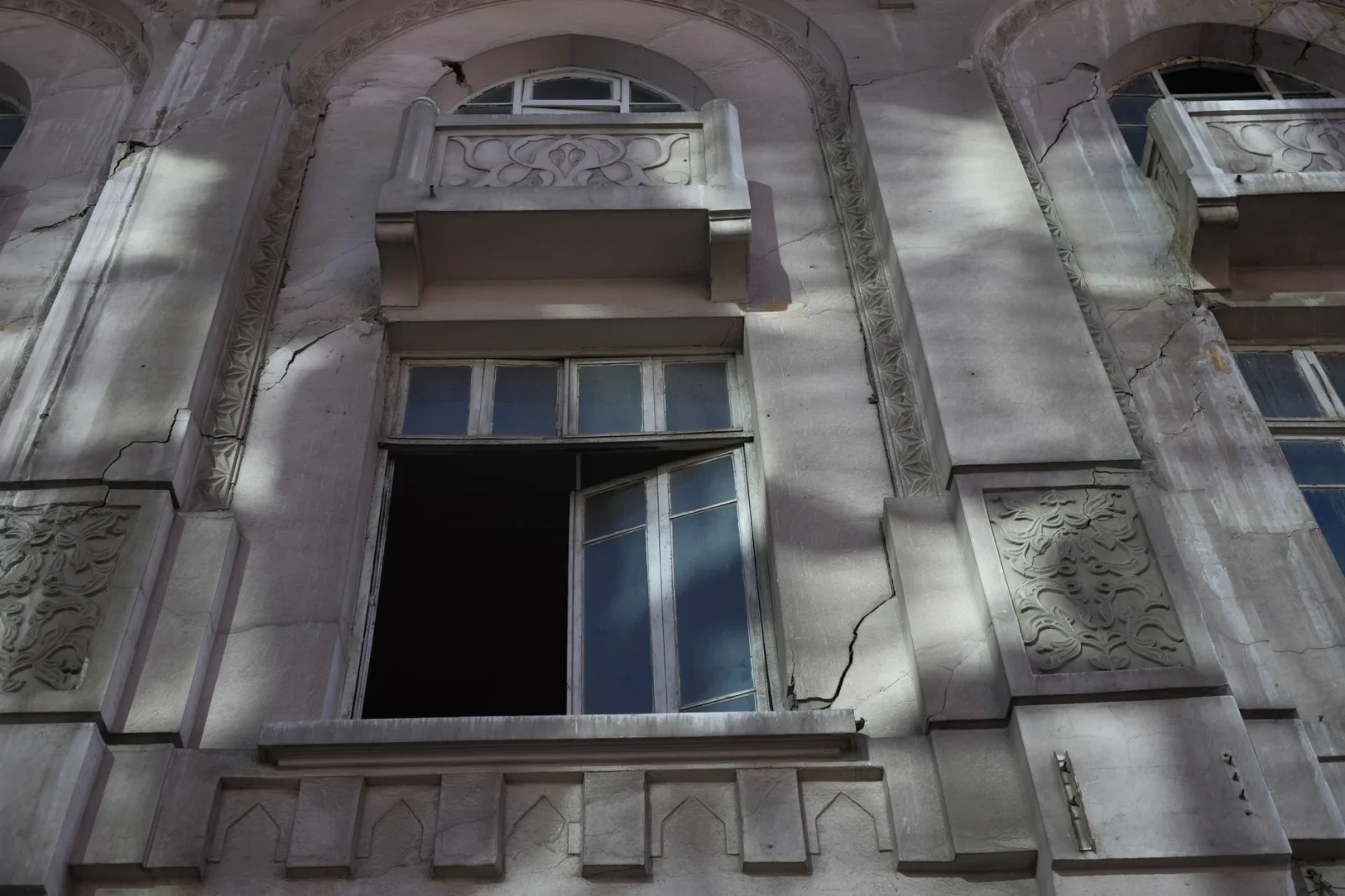 Danger Lurking: Unsafe Buildings and Saving Residents' Lives