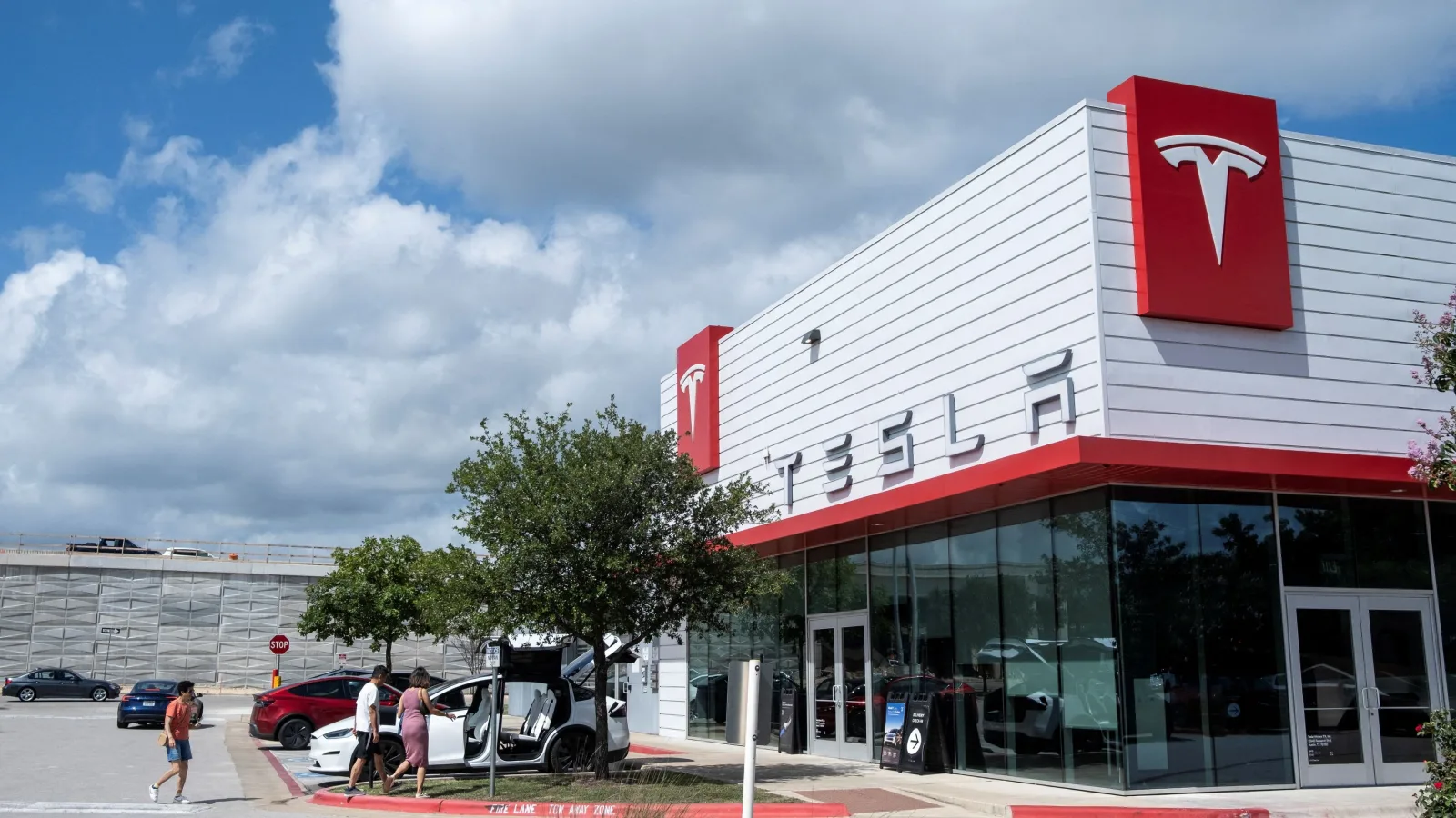 Tesla at Its Peak: Stunning Sales in Europe and Worldwide!