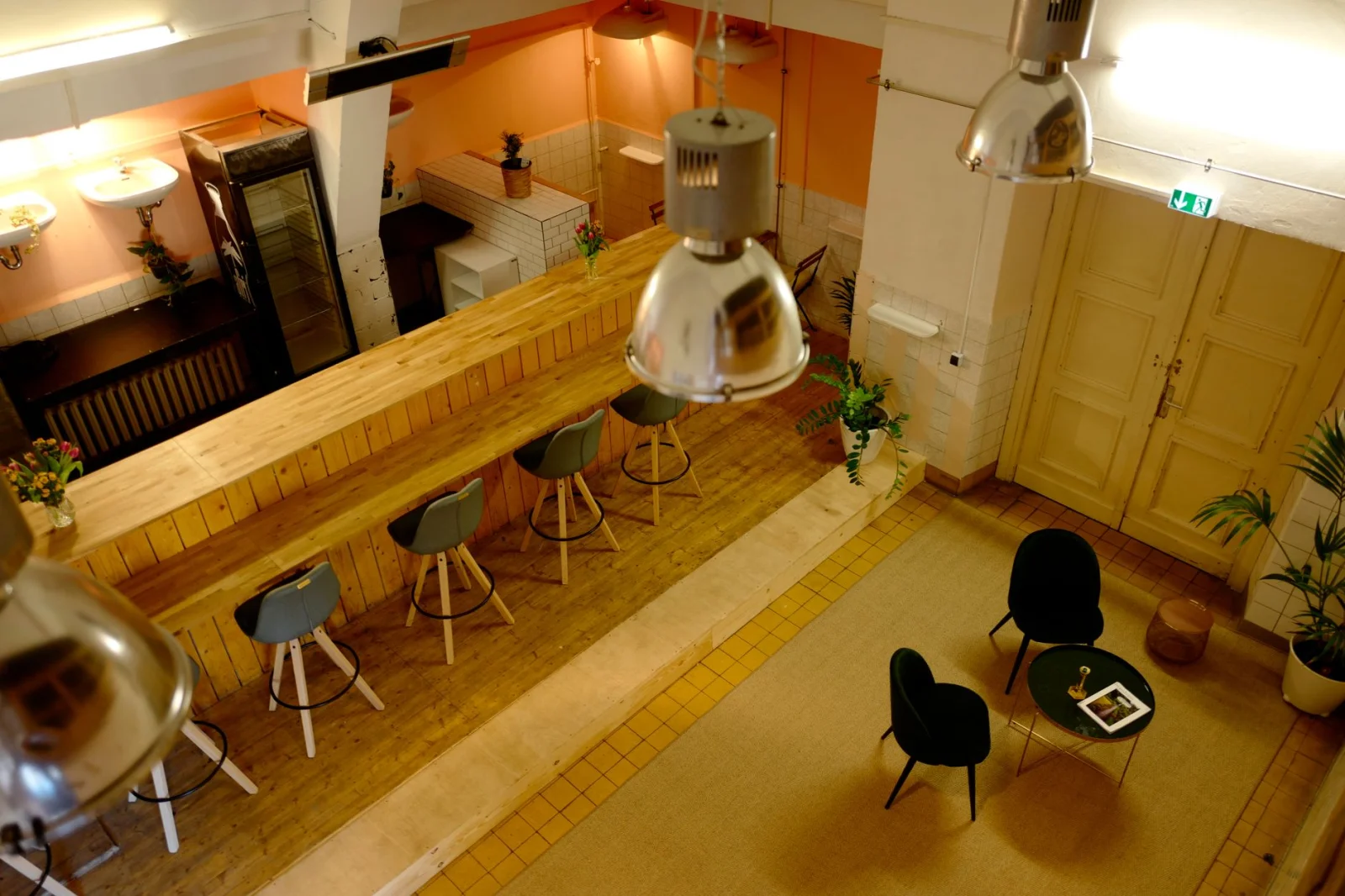 Dream Bar in Berlin: A Release of Love and Crisis!