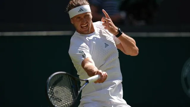 Zore's Challenge with Power: Zore in the Third Round of Wimbledon