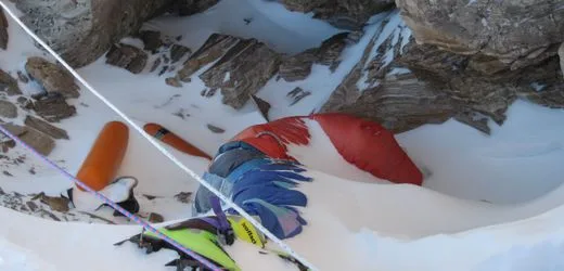 Green Tomb: 30-Year-Old Body to Be Buried on Mount Everest