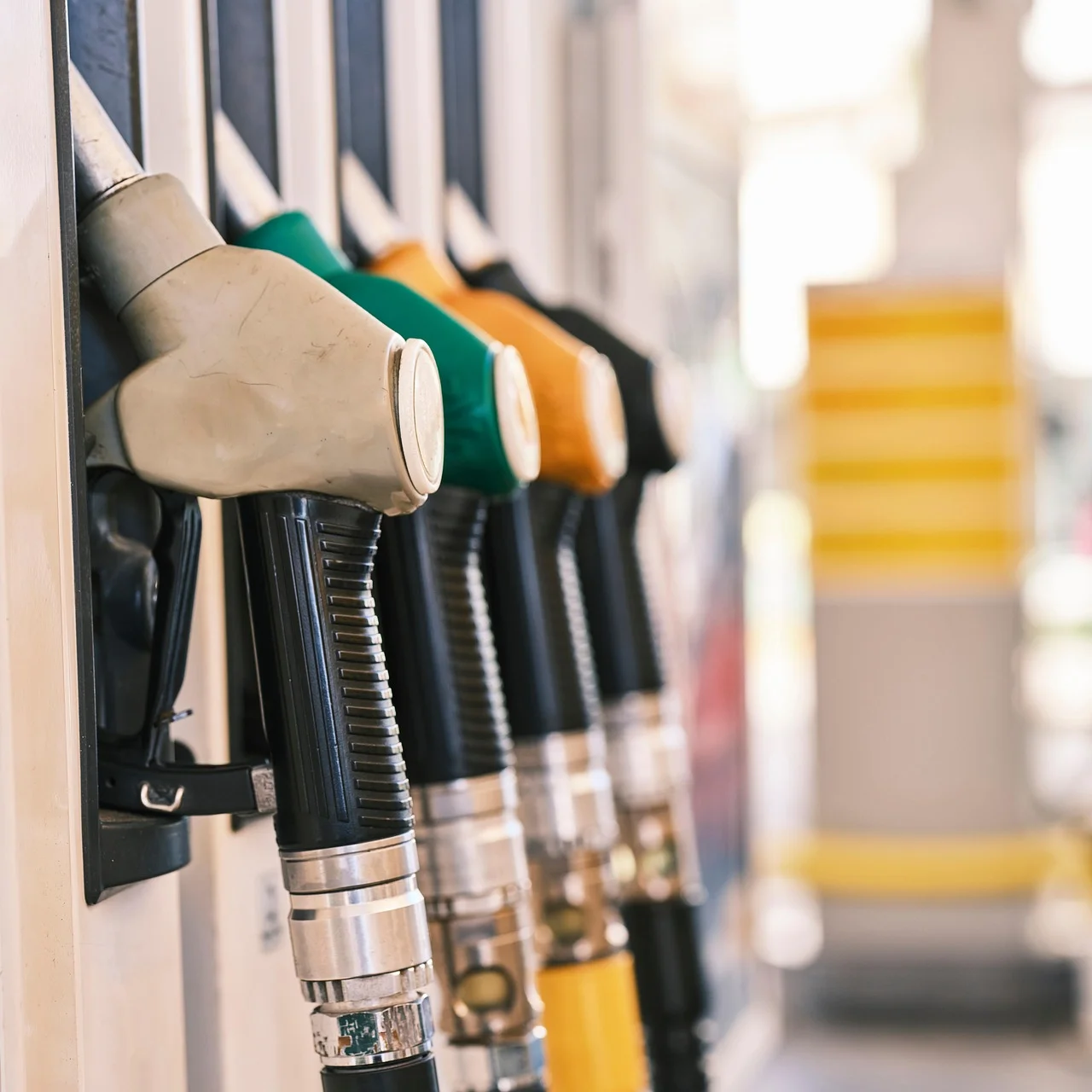 Cars in Austria; €372 Fine for Not Refueling!