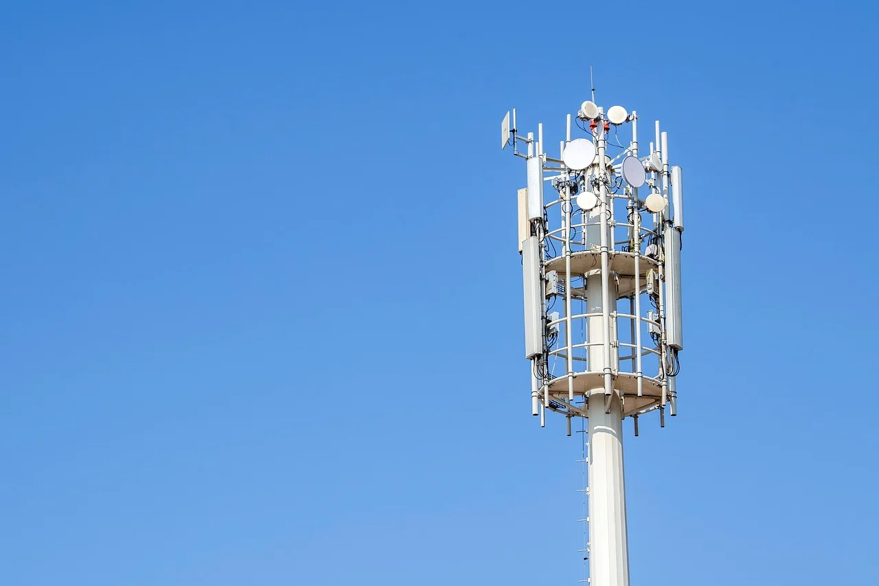 A Brighter Future for Mobile Phones: Improved Signals in Mittenwald and Klaus