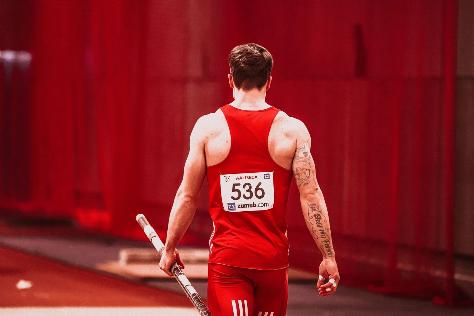 Exceptional Championship in the Heart of Hanover: The Flag-Bearing Men of Pole Vaulting