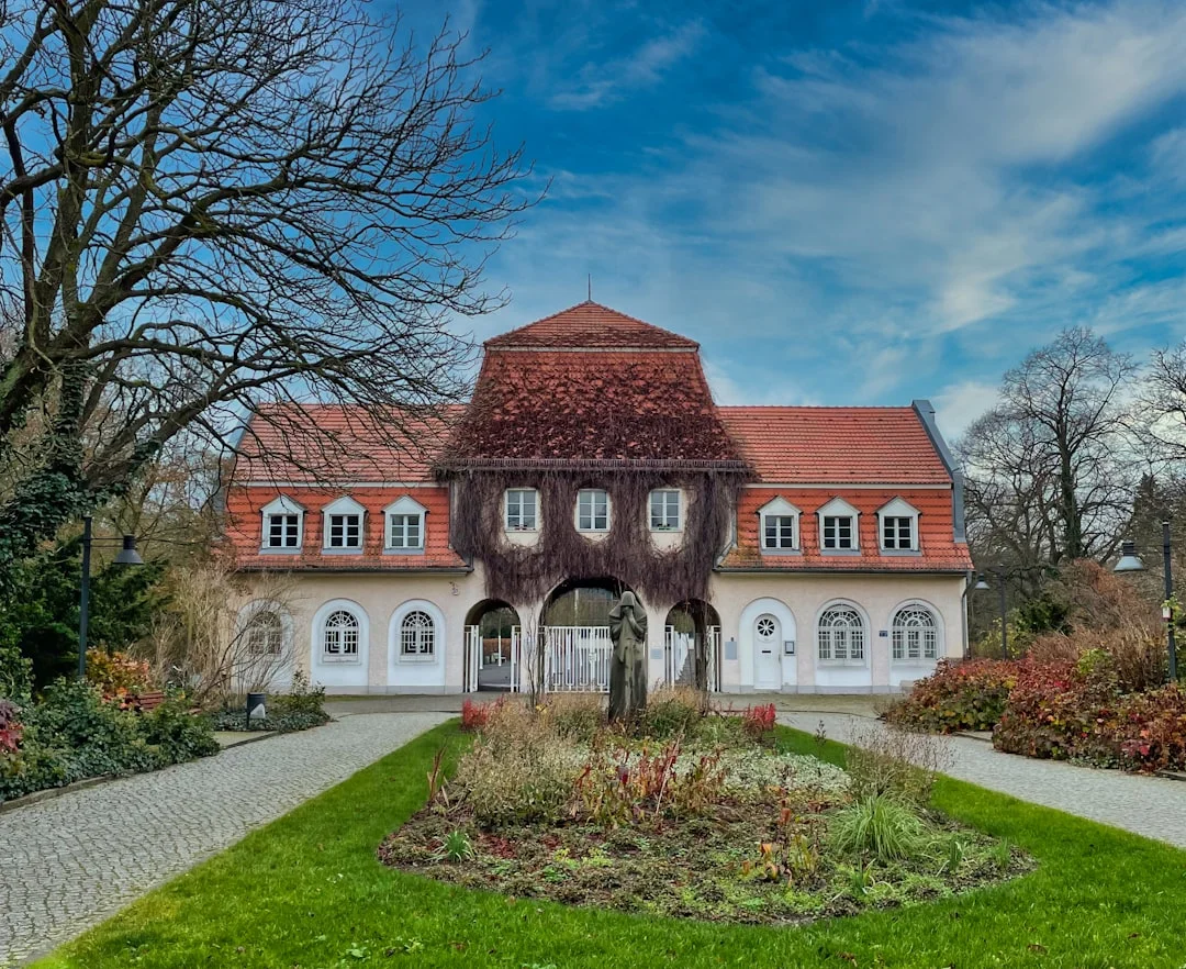 Parking Space and Garden in the New Home: Challenges for Families in Böblingen