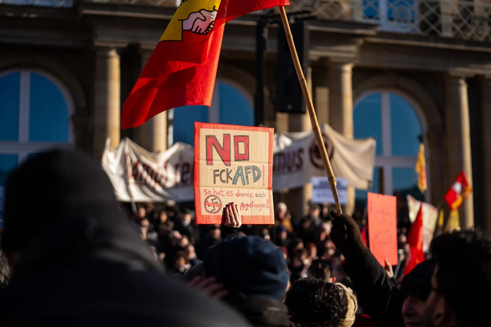 Cry of Protest in Erfurt; Democracy Supporters Against Extremists