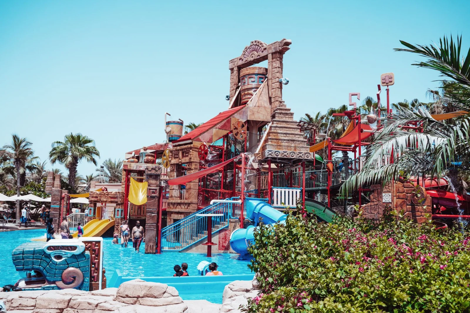 Do you also want to earn 34,000 euros for playing on slides?