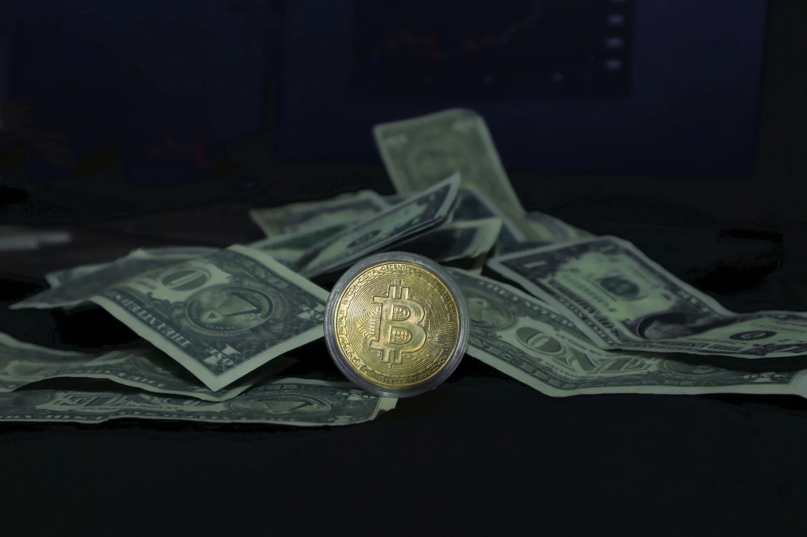 Fiat Gold: The Secrets of Traditional Money and Its Difference from Cryptocurrencies