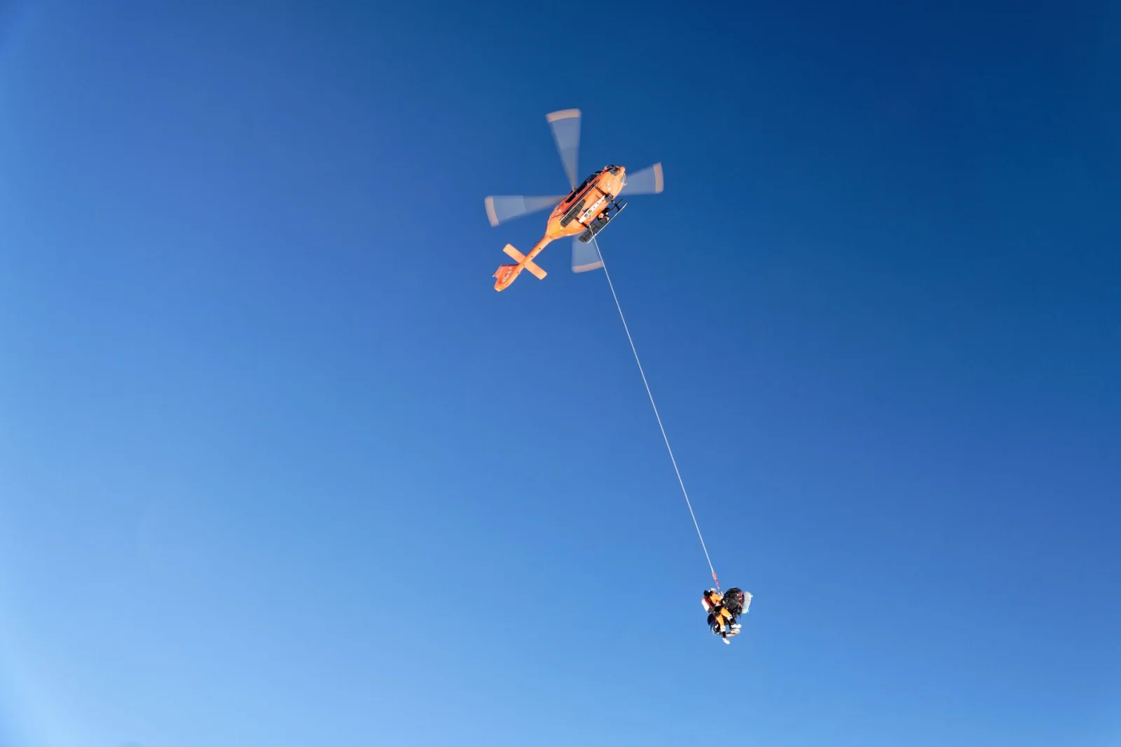 Horrific Incident in the Sky: 16 People Trapped in a Cable Car Over the Volga