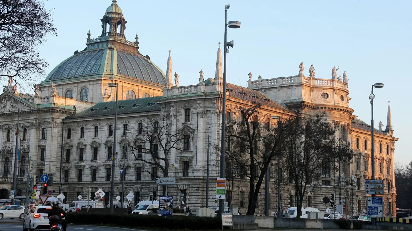 Crisis in Bavaria: Judicial Systems Suspended