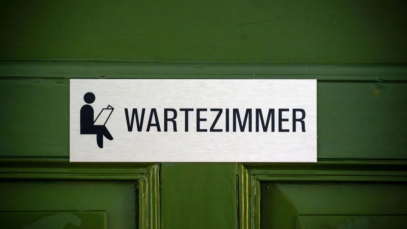 Saxony Doctors' Warning: Long Routes to Crowded Clinics!