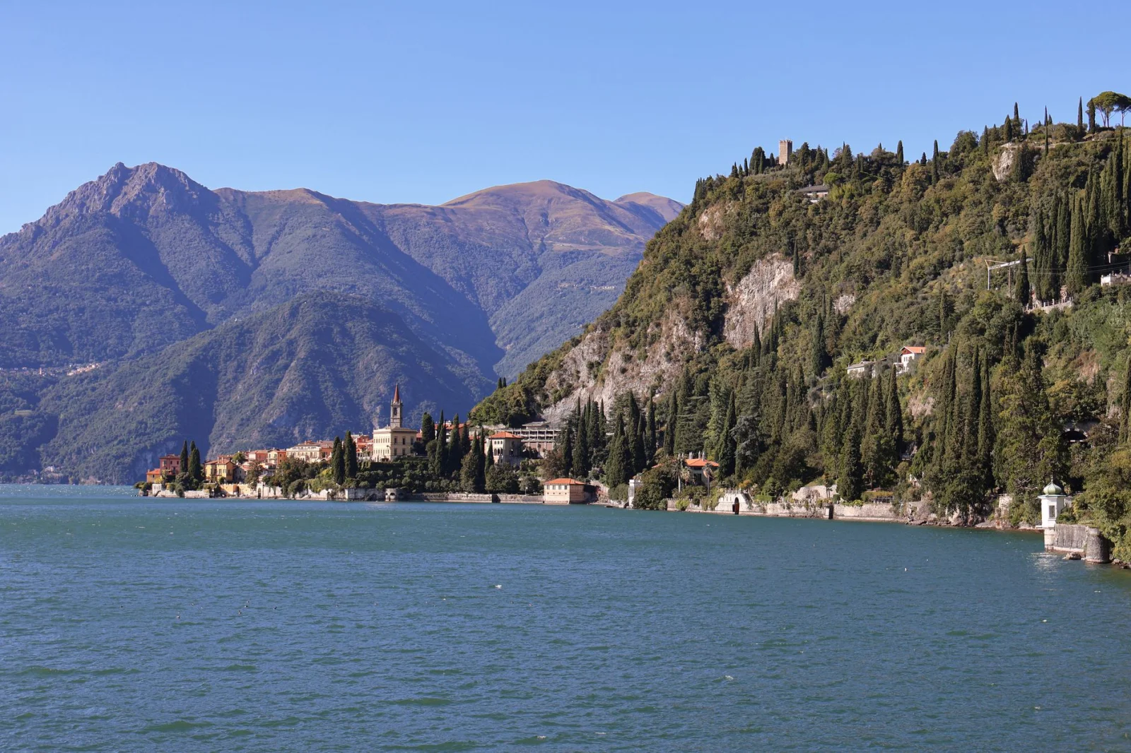 Tragedy at Lake Como: 19-Year-Old Loses Life