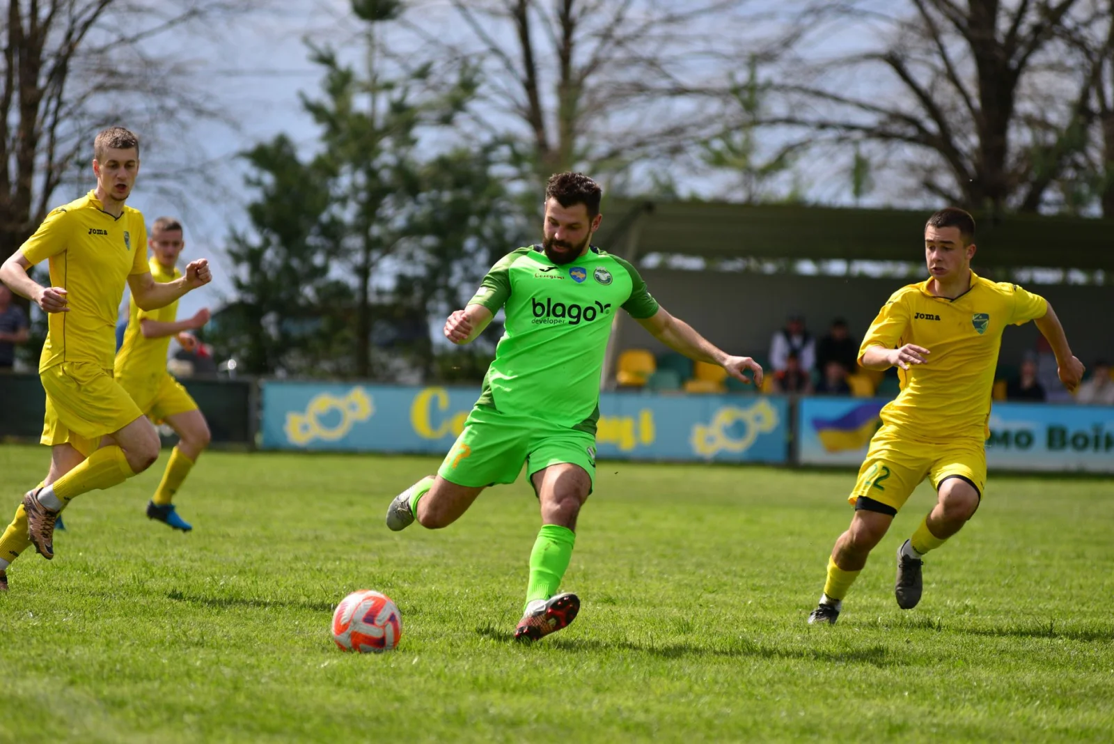 The Big Challenge: Bosnia vs. America, Will the Third Host Advance to the Next Round?