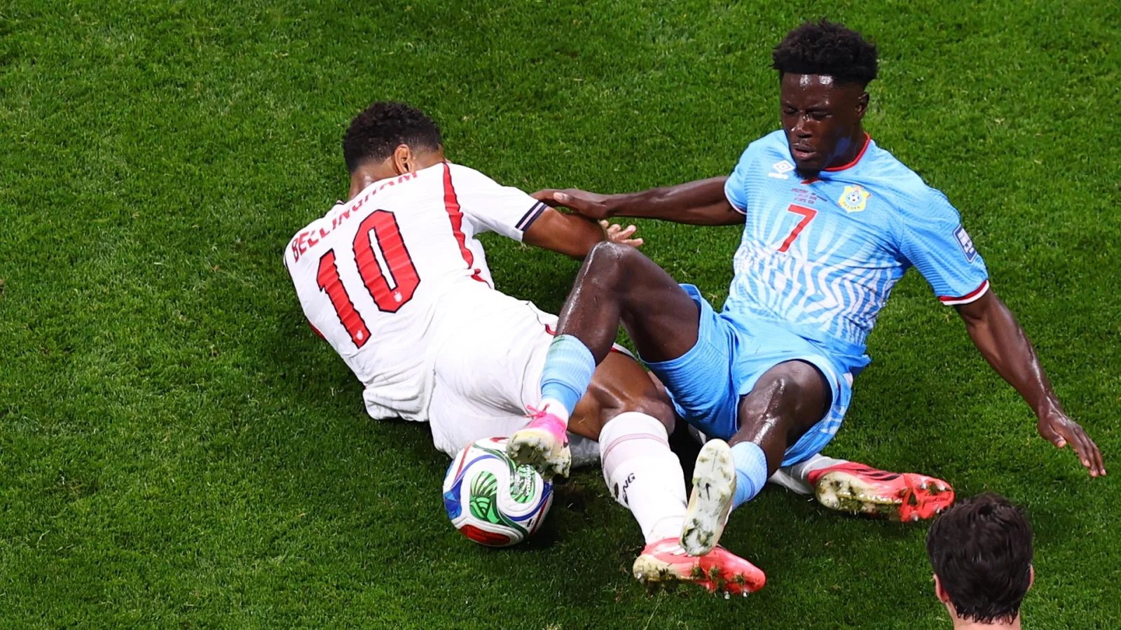 England in the Grip of Congo: Goalkeepers Create Nightmares!