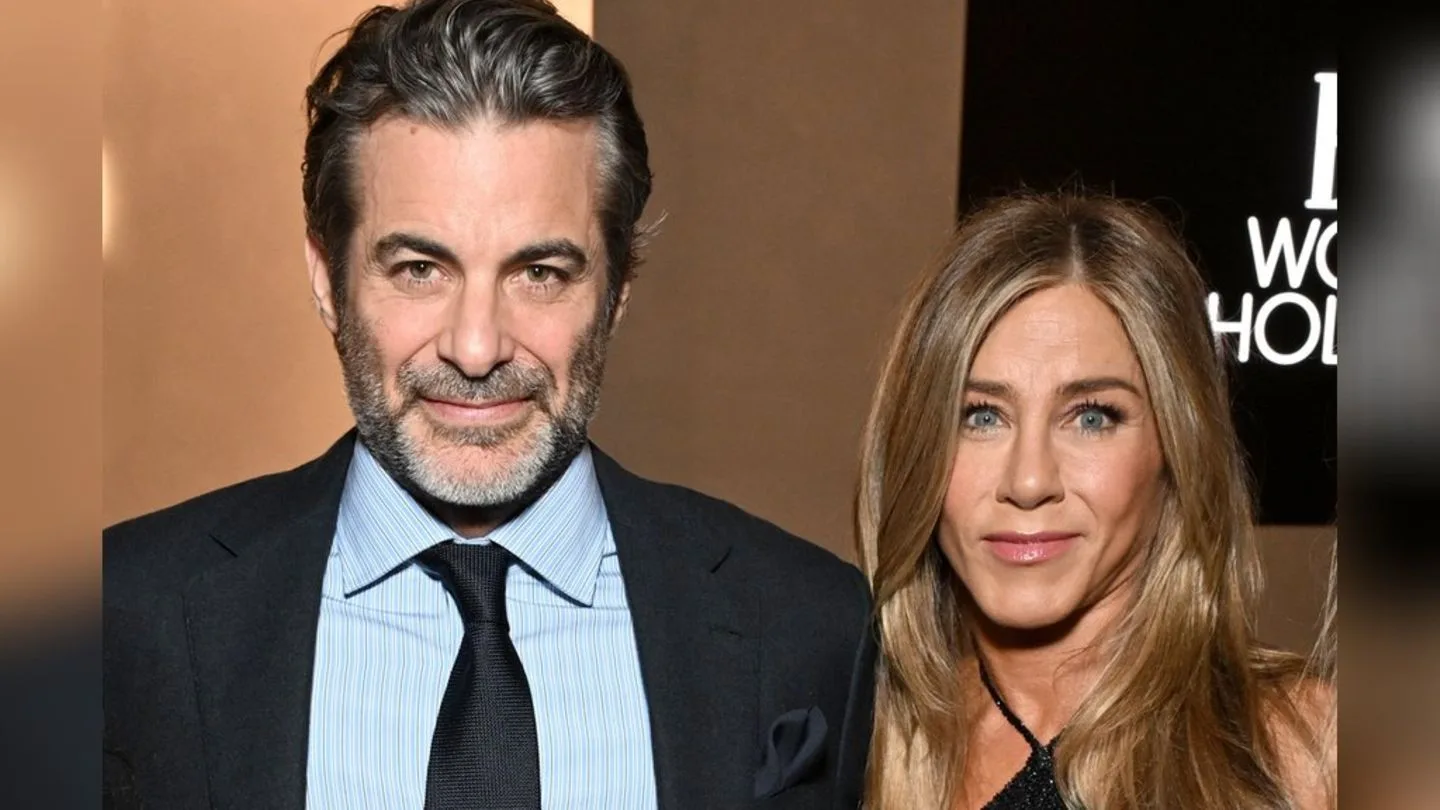 Love Still at Its Peak: Jennifer Aniston and Jim Curtis in a Wonderful Summer