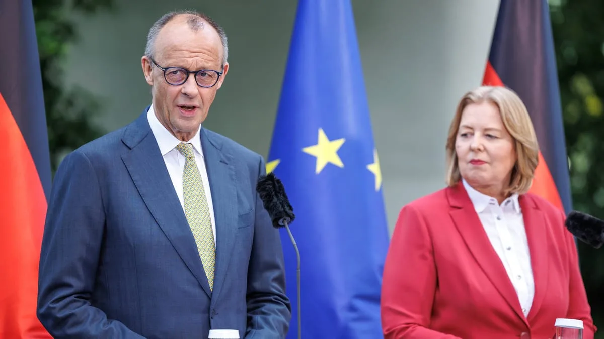 Government in the Grip of Bureaucracy: Controversial Plans for Sick Leave